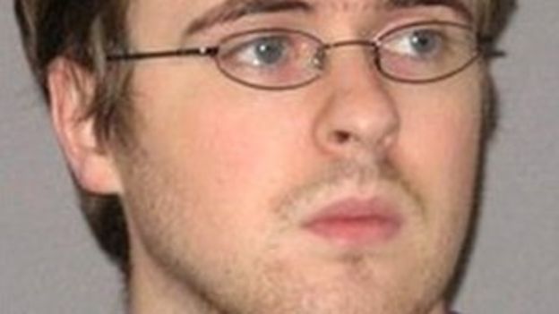 Aberdeen doctor Douglas Harris struck off over child pornography - BBC News