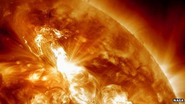 Solar storm's effects to lash Earth until Wednesday - BBC News