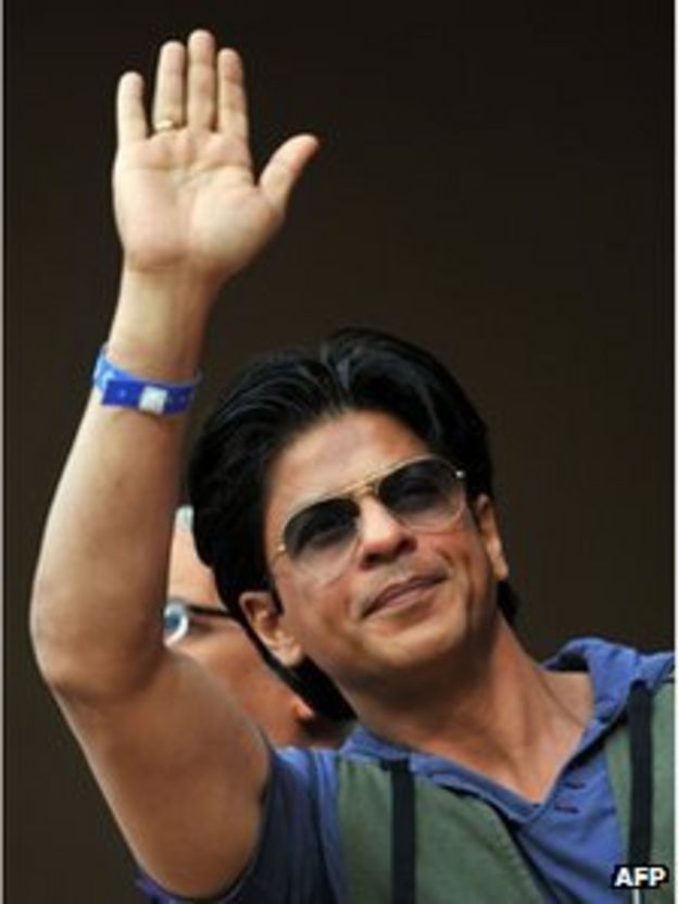 India Anger At Bollywood Star Shah Rukh Khan Detention Bbc News 2149