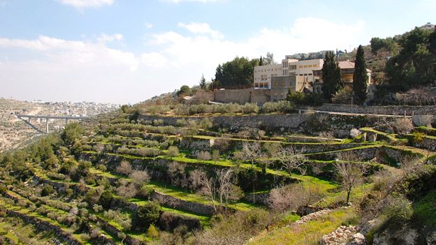 Bethlehem Nuns In West Bank Barrier Battle Bbc News