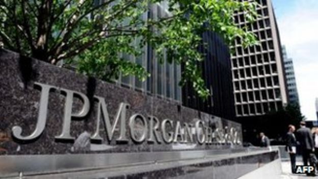 JPMorgan executive Ina Drew steps down after $2bn loss - BBC News