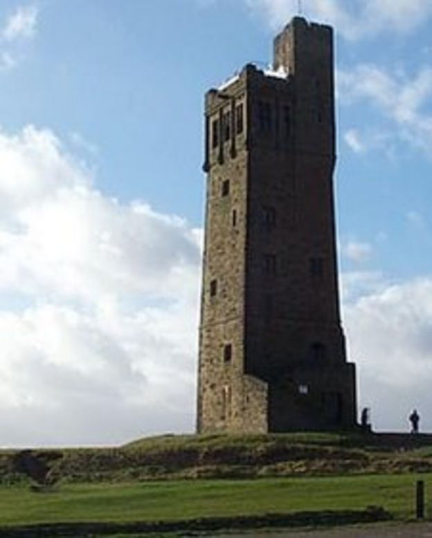 Diamond Jubilee West Yorkshire beacons set alight BBC News