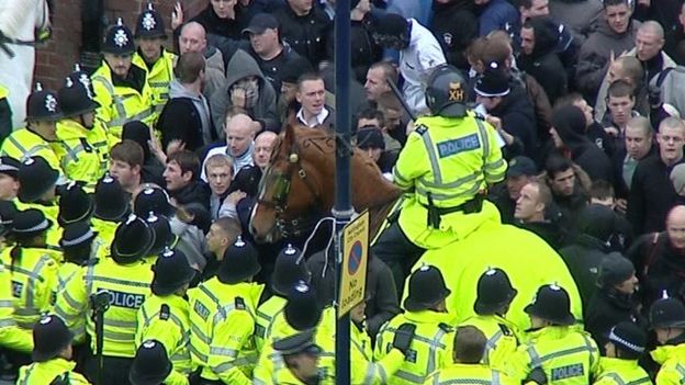 Merseyside Police horse sponsorship 'thin end of the wedge' - BBC News