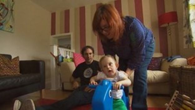 Deaf boy's parents angry at sign language lessons cost - BBC News