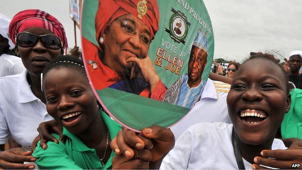 Supporters of Liberia's Ellen Johnson Sirleaf (file photo)