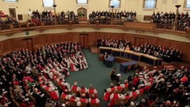 Women bishops: Church of England general synod votes against - BBC News