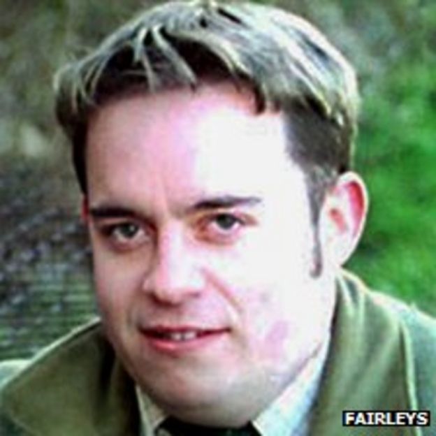 Colonel doorstep murder trial: Accused 'made hit man claim' - BBC News