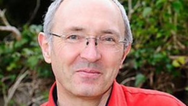 BBC Radio Cymru's Gareth Glyn quits for composer role - BBC News