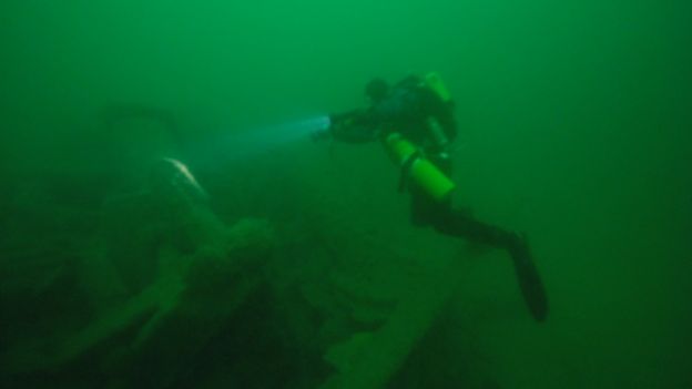 Monument status for wreck of ship found off Bamburgh - BBC News