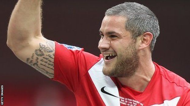 Port Vale 2-2 York - BBC Sport