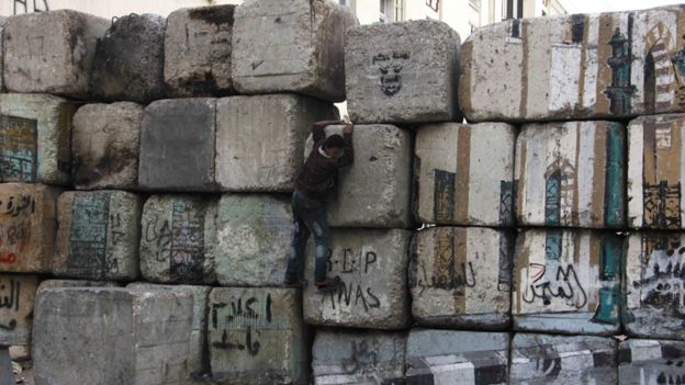 In Pictures Cairo Roadblocks In Egypt Protests Bbc News 