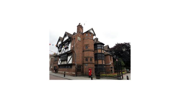 Conservation starts at Rochester's Eastgate House - BBC News