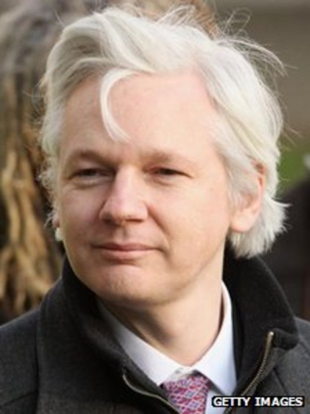 Julian Assange to make 'balcony speech' from Ecuador embassy - BBC News