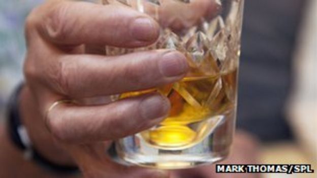 Alcohol-fuelled sleep 'less satisfying' - BBC News