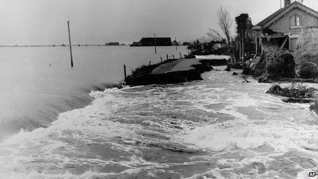 1953 Flood How UK Defences Compare With The Netherlands BBC News    65588490 Hollandflooding1953ap 