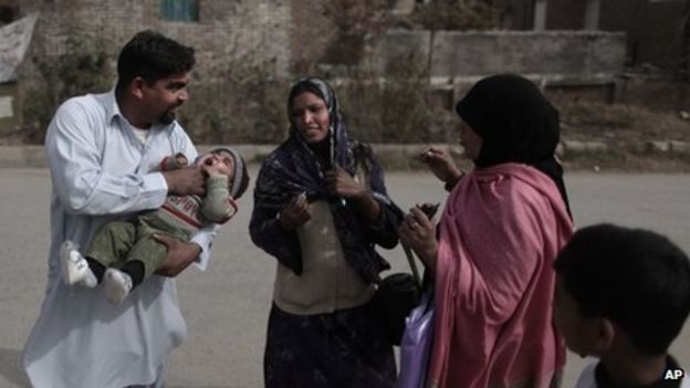 Two Pakistan Polio Vaccination Workers Killed In Mine Blast - BBC News