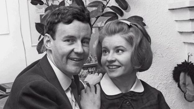 Obituary: Richard Briers - BBC News