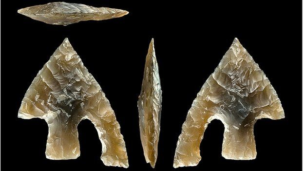 Bronze Age flint arrow head found in burial