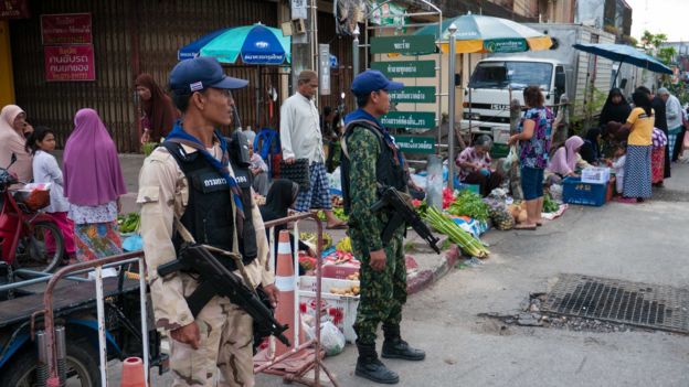 Thailand bomb blasts target Phuket and Hua Hin tourist spots - BBC News