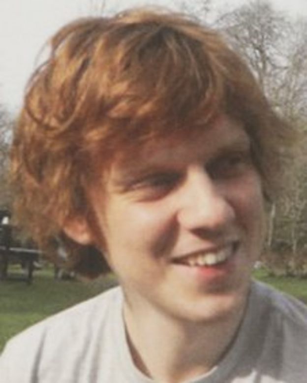 Mother makes plea over missing son Ross Ramsay - BBC News