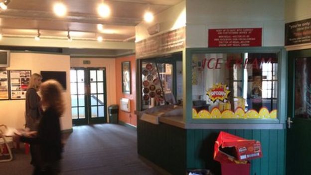 Regal Cinema in Melton Mowbray reopens following closure - BBC News