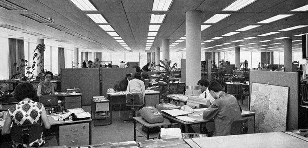 The pleasures and perils of the open-plan office - BBC News