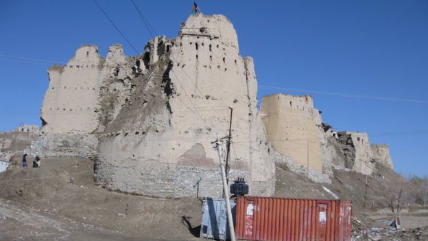 In pictures: Ghazni's undiscovered Afghan treasure trove - BBC News