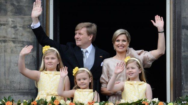 Royal family on the balcony, Amsterdam (30 April 2013)