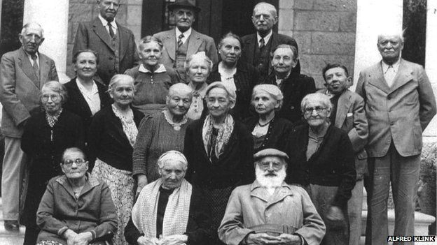 Group of the last Templers in Jerusalem, April 1948