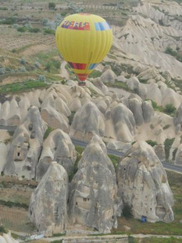 Balloon crash kills tourists in Cappadocia, Turkey BBC News