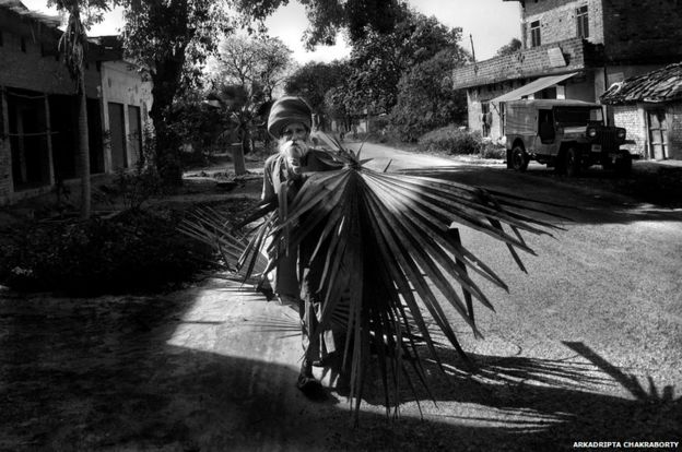 In pictures: India's 'living dead' - BBC News