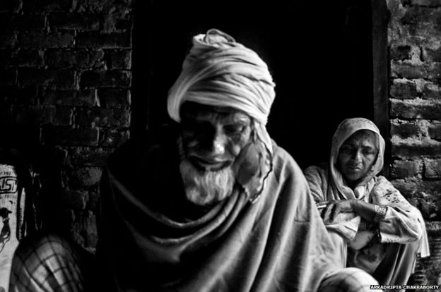 In pictures: India's 'living dead' - BBC News