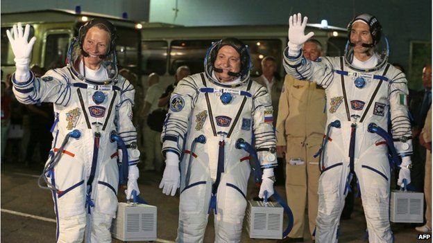 Karen Nyberg (L), Fyodor Yurchikhin (C), and Luca Parmitano (R) will stay in orbit until November