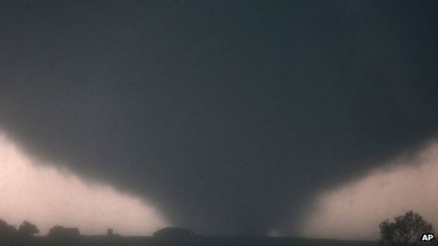 Oklahoma tornado was widest on record - BBC News