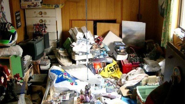 A messy hikikomori room