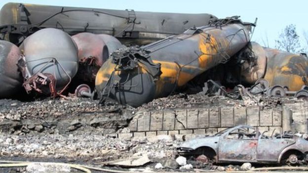 BBC Police photos of aftermath of explosion in the Quebec town of Lac-Megantic