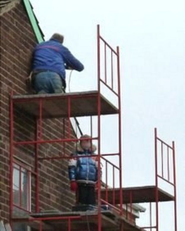 Builder prosecuted after taking son 10, on unsafe scaffolding - BBC News