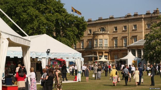 In pictures: Coronation Festival draws royal suppliers to palace - BBC News