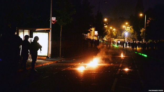 In pictures: Rioting in north Belfast follows 12 July parades - BBC News