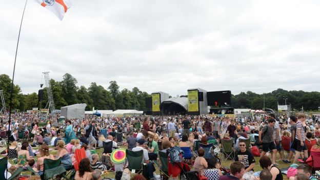 Nottingham's Splendour Festival proves a hit with fans - BBC News