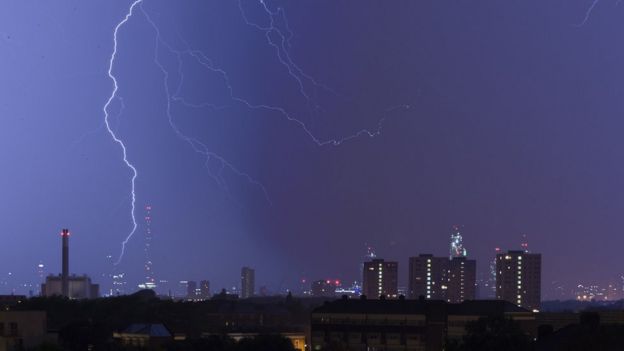 Your photos of recent UK lightning - BBC Weather