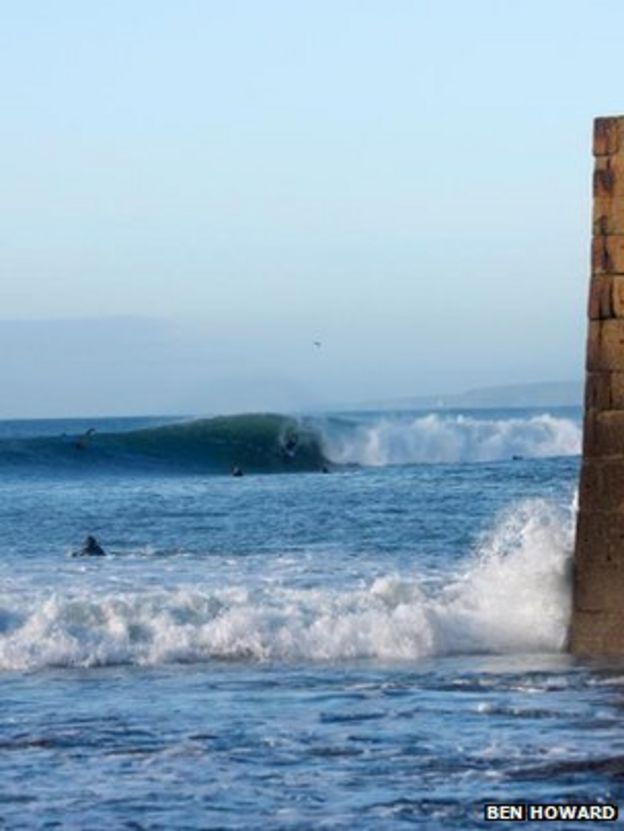 Porthleven danger warning over beach webcam - BBC News