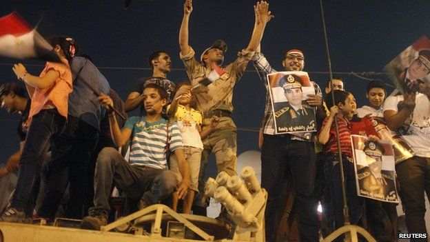 Support for army in Tahrir Square