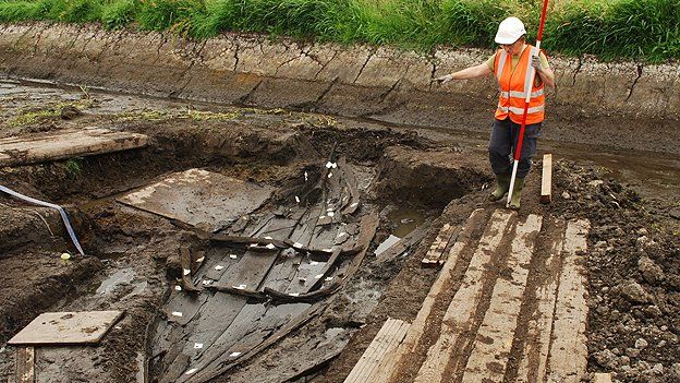 Discovered medieval boat on River Chet