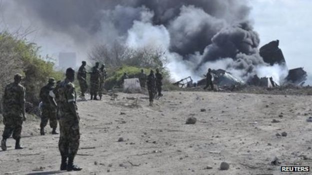 Somalia: Ethiopian Air Force plane crashes in Mogadishu - BBC News