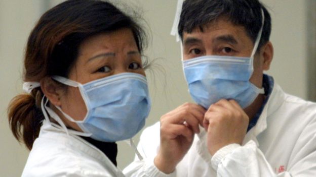 Chinese medical workers in Shanghai 2003