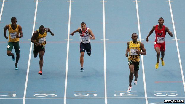 Usain Bolt cruises to gold - BBC Newsround