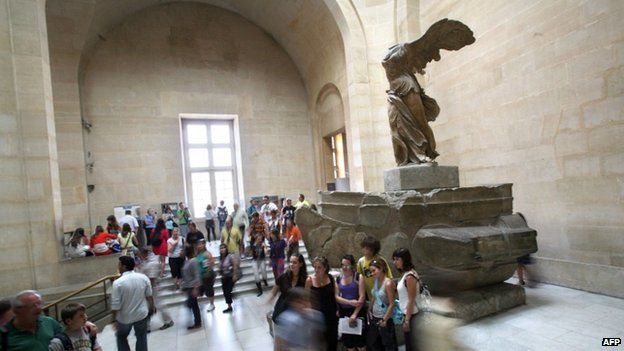 Relativamente barrera Equipar Louvre restores Winged Victory of Samothrace statue - BBC News