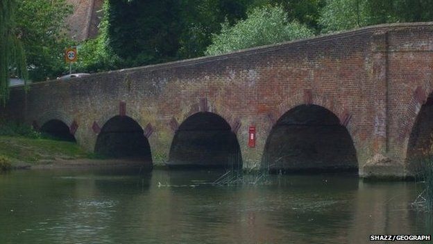 Sonning Bridge with the letterbox