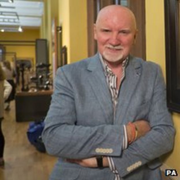 Sir Tom Hunter to receive Carnegie Medal of Philanthropy BBC News